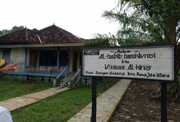 Makam Al Habib Hamidurosi